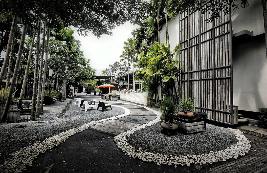 Paragon Inn-1